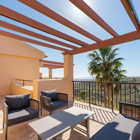 Stunning 3br Penthouse With Sea Views Apartamento