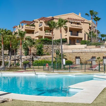 Stunning 3br Penthouse With Sea Views Apartamento Estepona