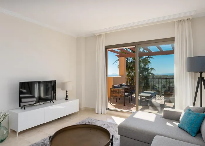 Stunning 3-bedroom Seaview Penthouse *