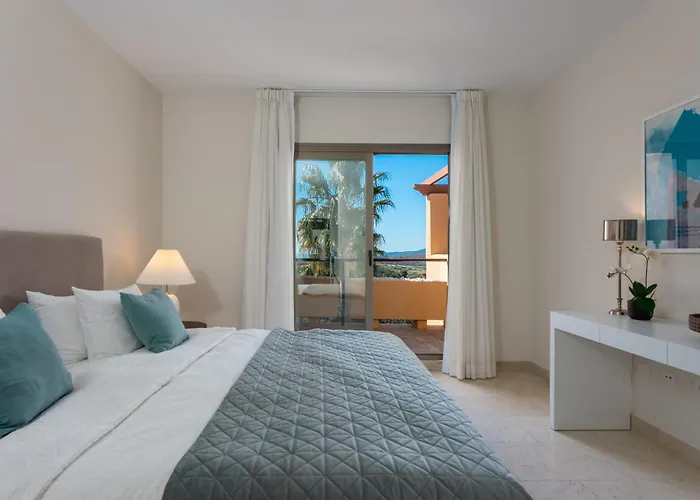 Stunning 3-bedroom Seaview Penthouse Apartamento Estepona