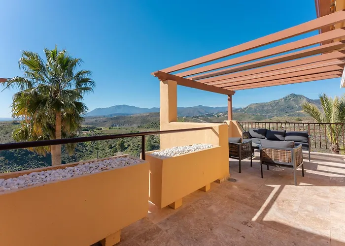 Stunning 3-bedroom Seaview Penthouse Estepona