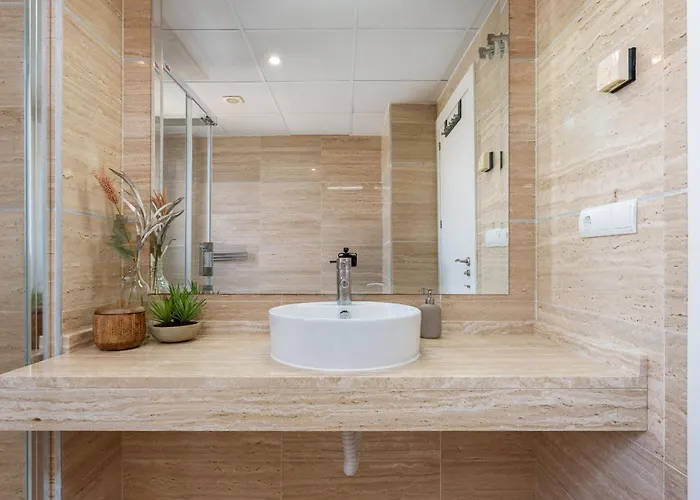 Stunning 3-bedroom Seaview Penthouse *