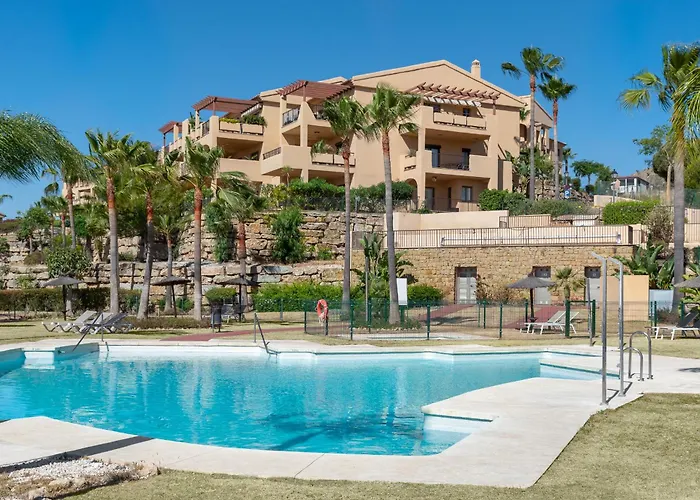 Stunning 3-bedroom Seaview Penthouse Apartamento Estepona