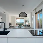 Stunning 3-bedroom Seaview Penthouse * Estepona