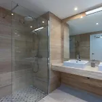 Stunning 3-bedroom Seaview Penthouse Apartment *