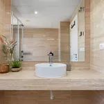 Stunning 3-bedroom Seaview Penthouse *