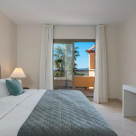 Stunning 3br Penthouse With Sea Views Appartement Estepona