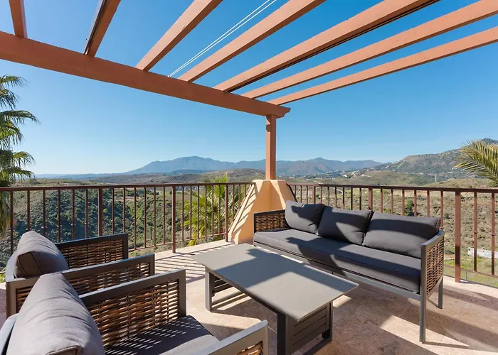 Stunning 3-bedroom Seaview Penthouse