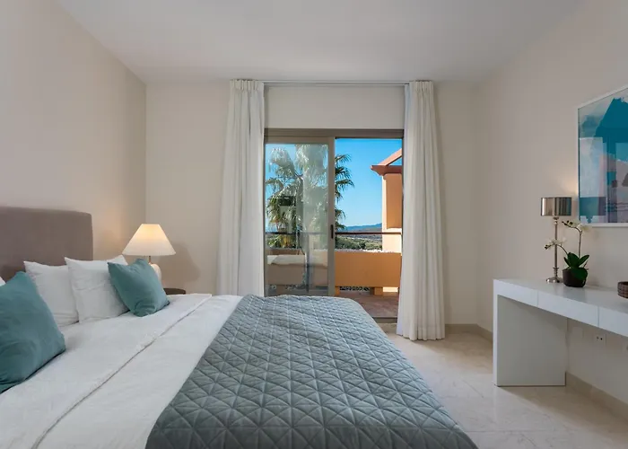 Stunning 3-bedroom Seaview Penthouse Apartment Estepona