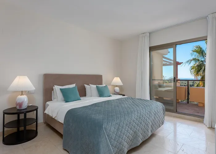 Stunning 3-bedroom Seaview Penthouse Apartment