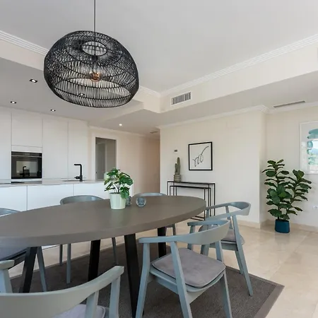 Appartement Stunning 3br Penthouse With Sea Views Estepona